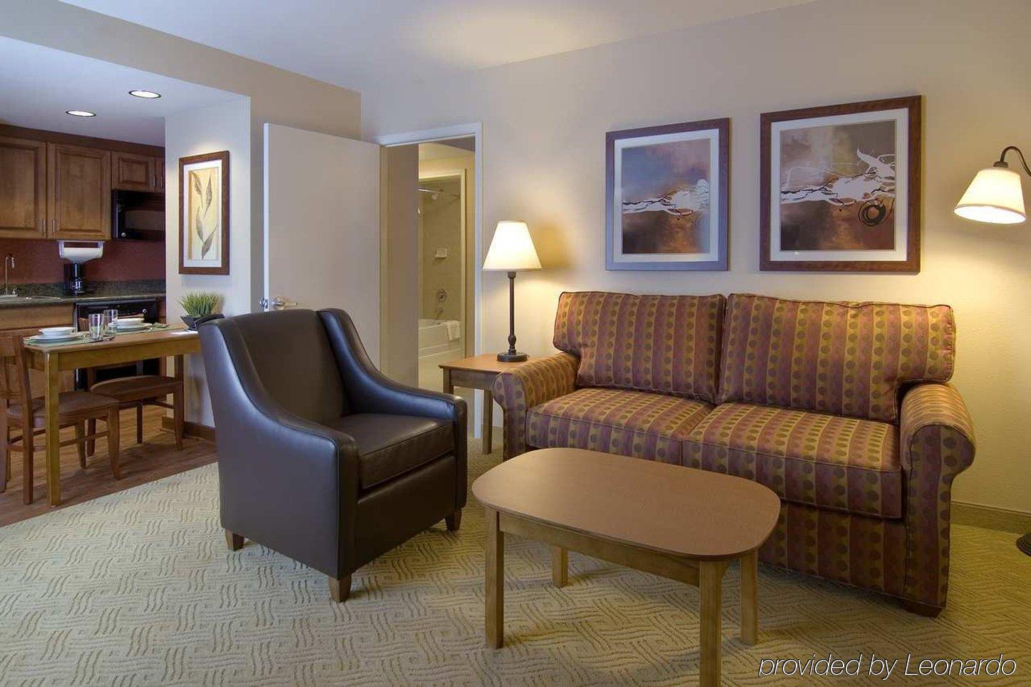 Homewood Suites By Hilton Omaha - Downtown Номер фото